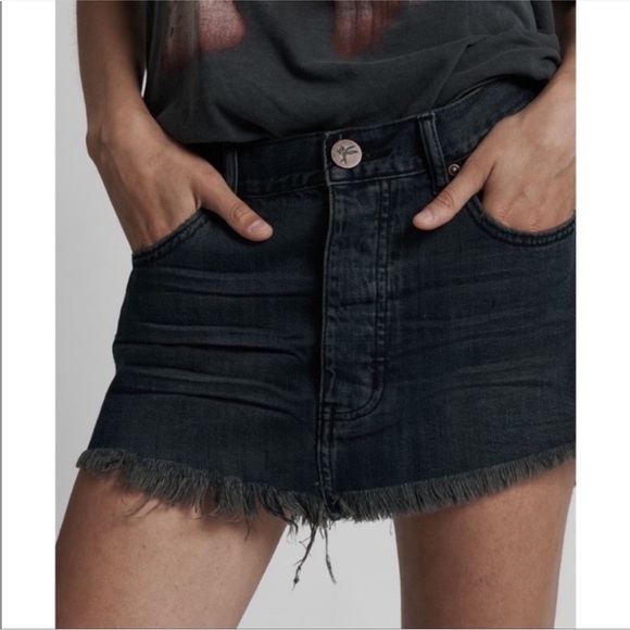 One by One Teaspoon Junk Yard Distressed Raw Hem Mini Skirt Sz 24 - Picture 1 of 13